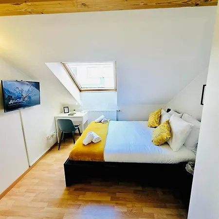 Charming Compact